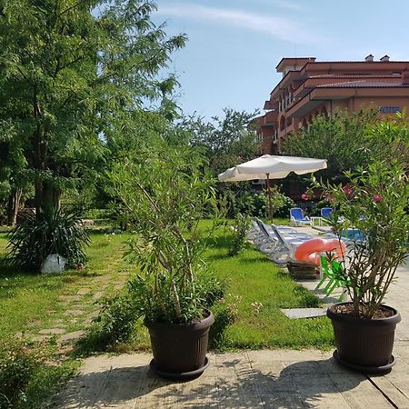 סאני ביץ' Family Hotel Magnolia מראה חיצוני תמונה