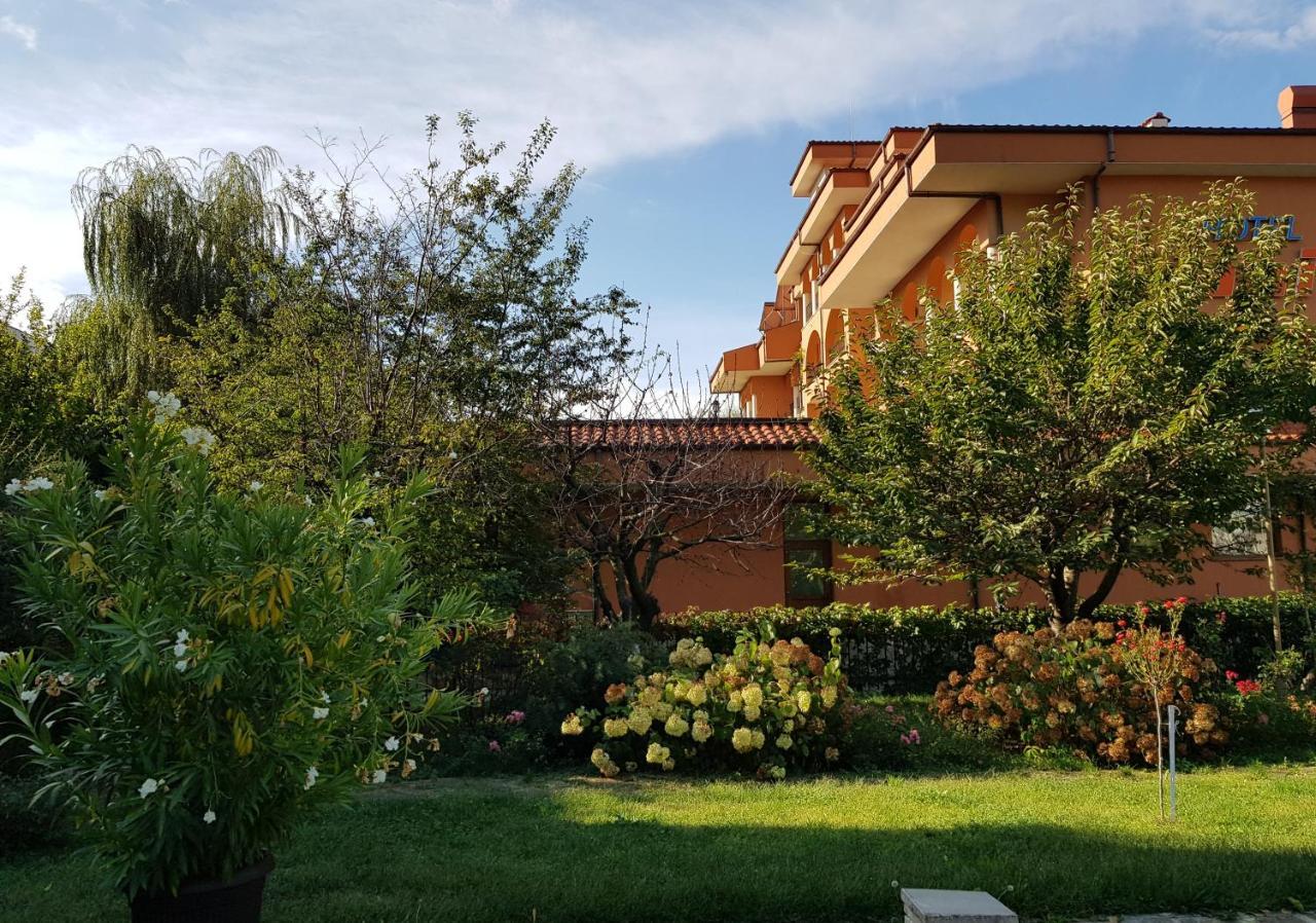 סאני ביץ' Family Hotel Magnolia מראה חיצוני תמונה