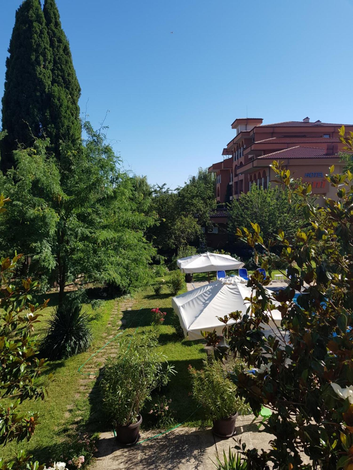 סאני ביץ' Family Hotel Magnolia מראה חיצוני תמונה
