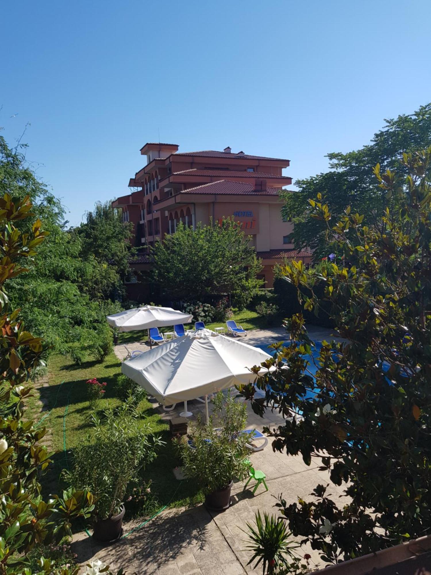 סאני ביץ' Family Hotel Magnolia מראה חיצוני תמונה
